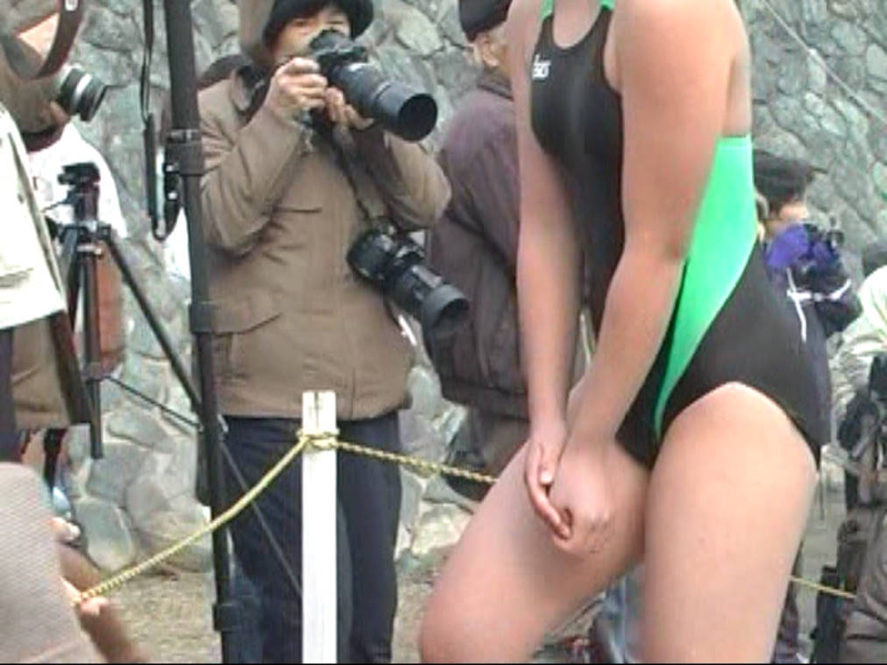 寒中水泳　盗撮 