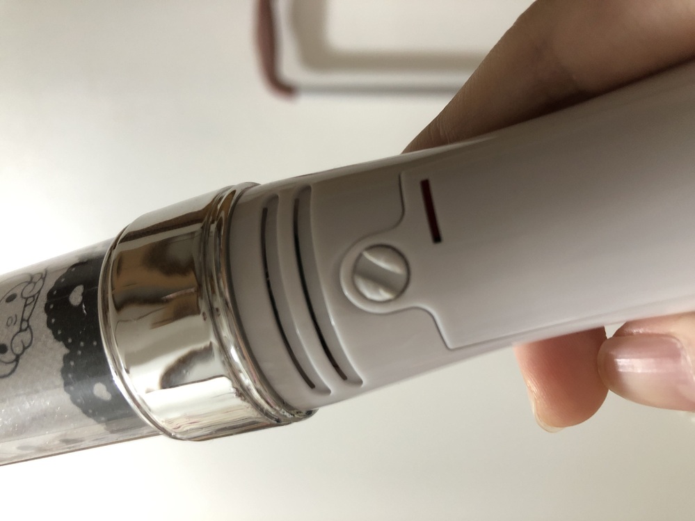 キンブレの電池カバーが どっちの方向を回しても浮いてこないの Yahoo 知恵袋