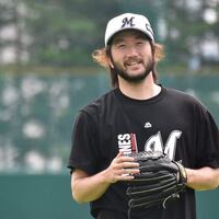 プロ野球千葉ロッテの石川歩投手 写真 は ロン毛ヒゲがトレードマークですが Yahoo 知恵袋