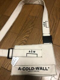 メルカリでacw(acoldwall)のサコッシュを買ったの... - Yahoo!知恵袋