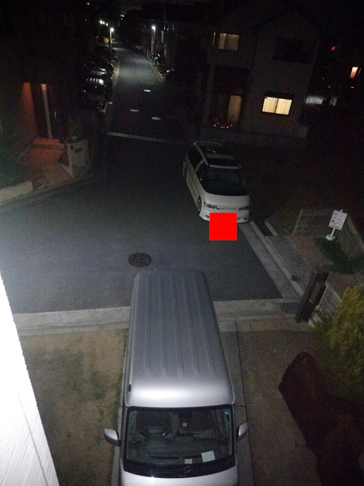 住宅街で、友達の家の前に駐車すると違反でしょうか？友人には許可を 