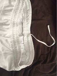 外側に紐がついてるズボンって 結んで中にしまった方がいいんですか イー Yahoo 知恵袋