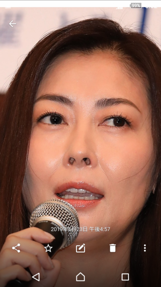 中山美穂 鼻の中丸見えですね 笑 右の穴の１本が気にな Yahoo 知恵袋