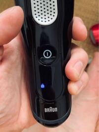 電気シェーバーのオンをおすとこんな鍵マークがつきます。そして 電気シェーバーのオンをおすとこんな鍵マークがつきます。そして