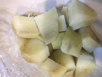 ジャガイモを切ったら断面に茶色いウネウネしたものがあったのですがこれは Yahoo 知恵袋