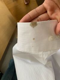 洗濯物を夜に外で干していると写真のように何か汚れが着いています ほかに Yahoo 知恵袋