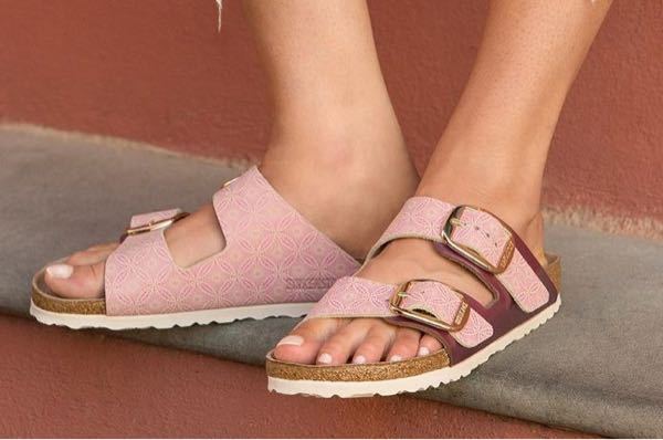 ディズニーにサンダルはアリですか ディズニーに行くことになりまし Yahoo 知恵袋