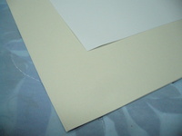 学校のプリントとかで使う わら半紙 と普通の白いコピー用紙って どっちが安いで Yahoo 知恵袋