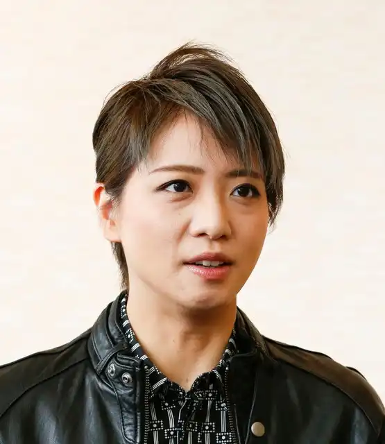 宝塚星組の礼真琴さんはギり29才のわりには肌がたるんで やつ Yahoo 知恵袋