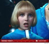 チャーリーとチョコレート工場の映画に出ているブロンドの女の子のコスプレ Yahoo 知恵袋