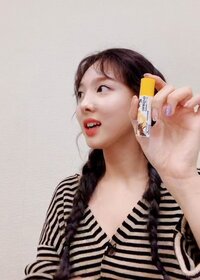 Twiceのミナちゃんって ナヨンちゃんとかと 仲良いイメージが無い Yahoo 知恵袋