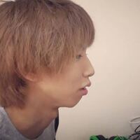 このように 前髪から襟足にかけて段々と下がっていって 耳が半分以上隠れ Yahoo 知恵袋