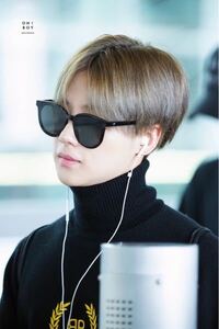 ジナン君がしてるこのサングラスって Gentlemonsterのど Yahoo 知恵袋