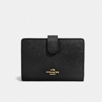 男子高校生なら長財布と二つ折りの財布 どちらが人気ありますか 黒か茶のシンプ Yahoo 知恵袋