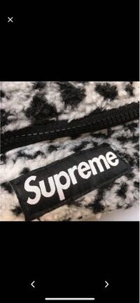 Supremeのこのステッカーって本物ですか こんばんは ス Yahoo 知恵袋