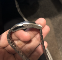 腕時計がはずれません 至急お願いします 腕時計のはずし方がわかりません Yahoo 知恵袋