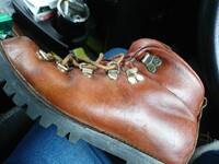 ダナーの偽物はありますか 先日こちらでダナーマウンテンライトロー Yahoo 知恵袋