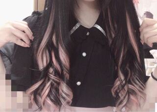 量産型ジャニヲタで 黒髪にピンクのインナーカラー って合わないと思いま Yahoo 知恵袋