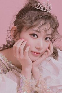 Izone宮脇咲良の顔面はtwiceミサモより上ですか 化粧映え Yahoo 知恵袋