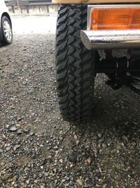 ジムニーのフロント右タイヤです このパターンは この回転方向 Yahoo 知恵袋