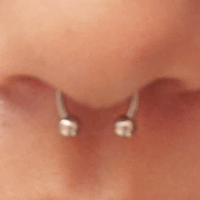 セプタムをセルフで開けたのですが 前後に斜めってしまいましたが見栄え悪 Yahoo 知恵袋