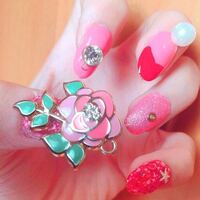 中学生男子です 突然ですが好きな色はピンクでアナ雪大好きで女性のコスメ Yahoo 知恵袋