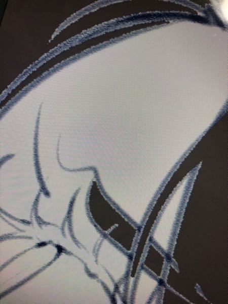 CLIPSTUDIOで絵を描いているのですが、画像のように線画に白いフ 