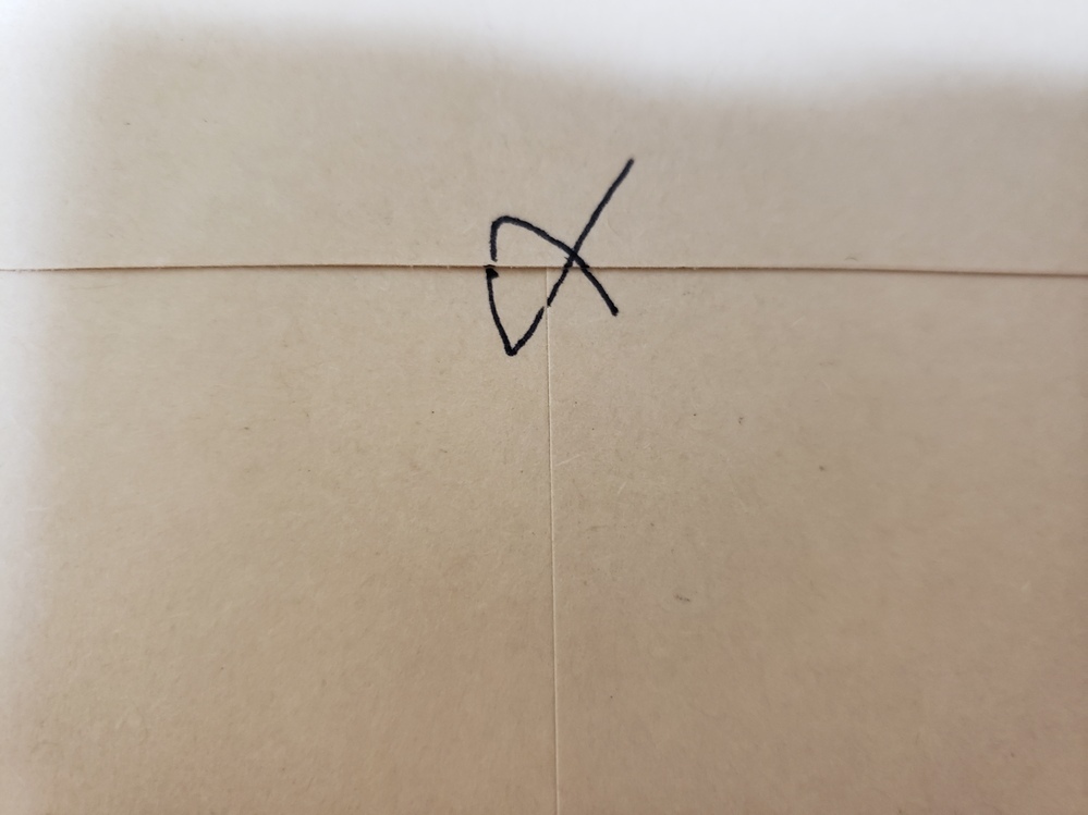 封筒の〆の文字なんですが、書くときにペンが封の段差に引っかか 