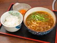 献立っ 皆さんは夕食のメニューがカレーうどんだったら他に何か作 Yahoo 知恵袋