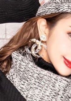 このCHANELのピアスってネットだと、どこで購入できるので... - Yahoo ...