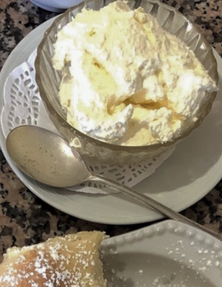 オーストラリアでスコーンを食べた時 一緒についてきたホイップ Yahoo 知恵袋