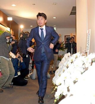 鳥谷選手のこのスーツのブランド分かる方教えてほしいです ネッ Yahoo 知恵袋