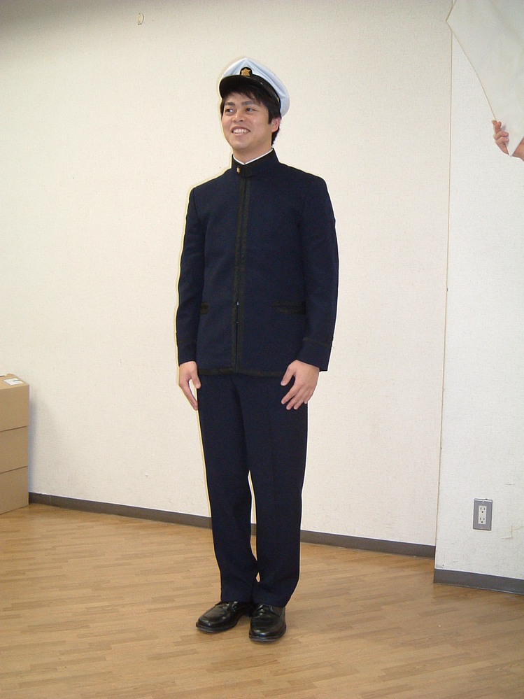 水産大学校と東京海洋大の制服はなぜ旧日本海軍の士官服や防衛大