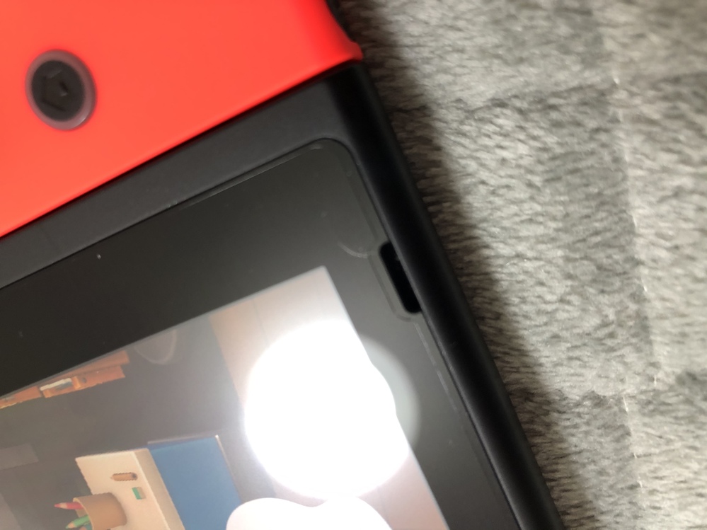 これってSwitchにフィルム貼られてますか？ - 張られています