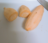 家で栽培したさつまいもを切ってみると 断面が薄ピンクのような色 Yahoo 知恵袋