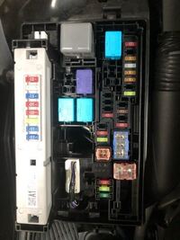 クラウン18系のオーディオのヒューズが飛んだですけど場所わかるかた教えてくだ Yahoo 知恵袋