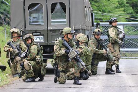 自衛隊の普通科などで銃や装備を私物でカスタムしてる人などがいます 教えて しごとの先生 Yahoo しごとカタログ