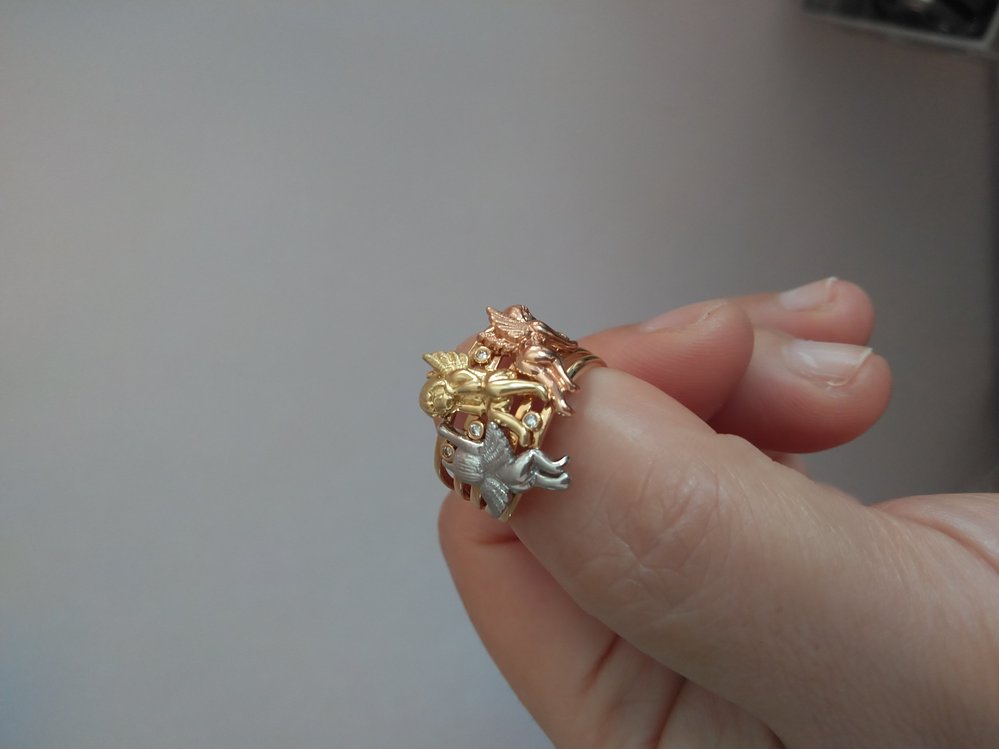 ジュエリーの似合う年齢について。この指輪を見た時に「高齢の