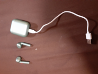 イヤホンつけてたら耳痛くなるのはなんでですか イヤホンが大きいからで Yahoo 知恵袋