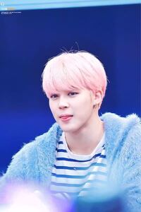 ポムナルのじみんちゃんの髪色にするには何回ブリーチが必ですか Yahoo Beauty