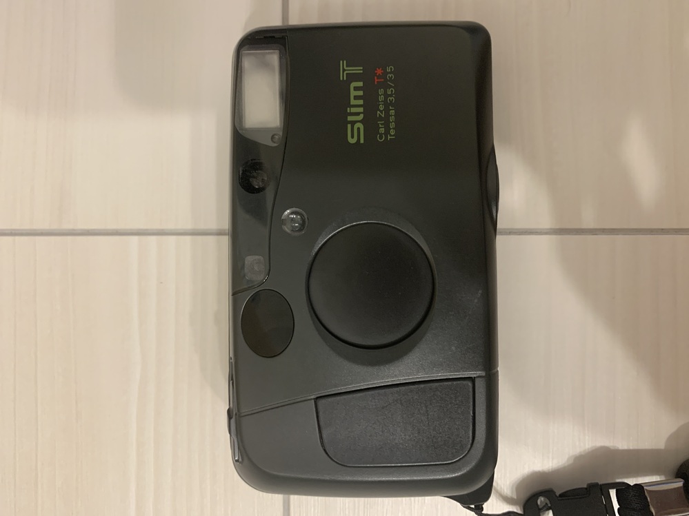 フィルムカメラの修理についてです。KYOCERAのSlimTをここ最近