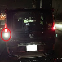 なんで最近の車はバックランプ一つしかない車が多いのですか 一つあ Yahoo 知恵袋