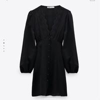 こういう胸元が開いてるワンピースのインナーは何を着るのがいい Yahoo 知恵袋