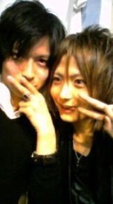 右の方は歌い手のまふまふさんと知っていますが 左のかたは誰ですか 写真 Yahoo 知恵袋