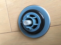 Totoの浴槽掃除をしていて排水栓を抜いたら写真のように本来シャフトに Yahoo 知恵袋