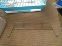 鳥かごを譲って頂いたのですが 写真の部品の使い方がわかりませ Yahoo 知恵袋