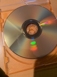 DVDの表面に傷がついてしまったんですけど、大丈夫か心配です。だれか教... - Yahoo!知恵袋