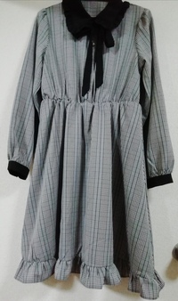 こちらの量産型のワンピースに合うアウターを探していますスカートの丈は Yahoo 知恵袋