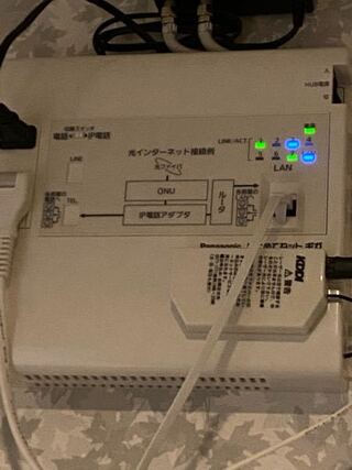 Auひかりのモデムの再起動する時どこを抜けばいいんですか 電 Yahoo 知恵袋