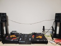 自宅にdjブースがあるのですが片方のターンテーブルの音がスピ Yahoo 知恵袋